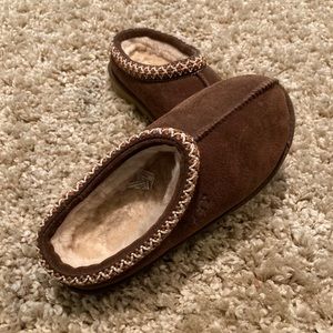 Ugg Slippers kids size 3